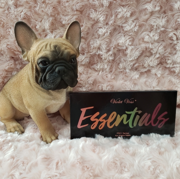 Violet Voss Essentials Eyeshadow Palette - Picture 2 of 4